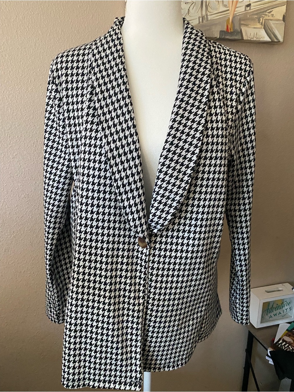 Hippie Rose Black & White Houndstooth Blazer